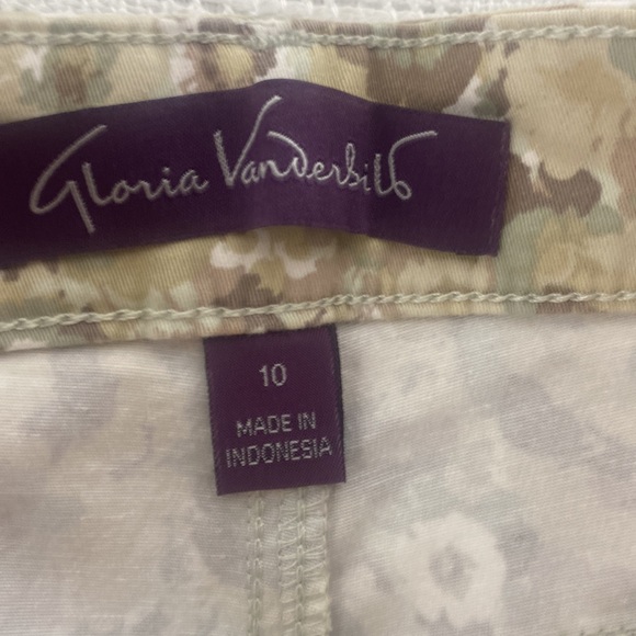 Gloria vandersilt - Picture 4 of 4